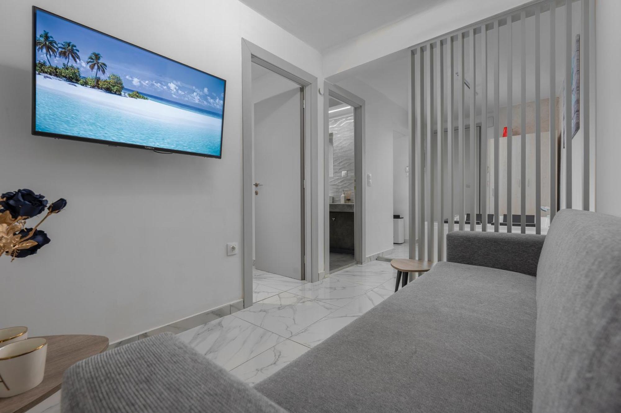 Premium Jacuzzi Suite At The City Center, By Aqua Platinum テッサロニキ エクステリア 写真
