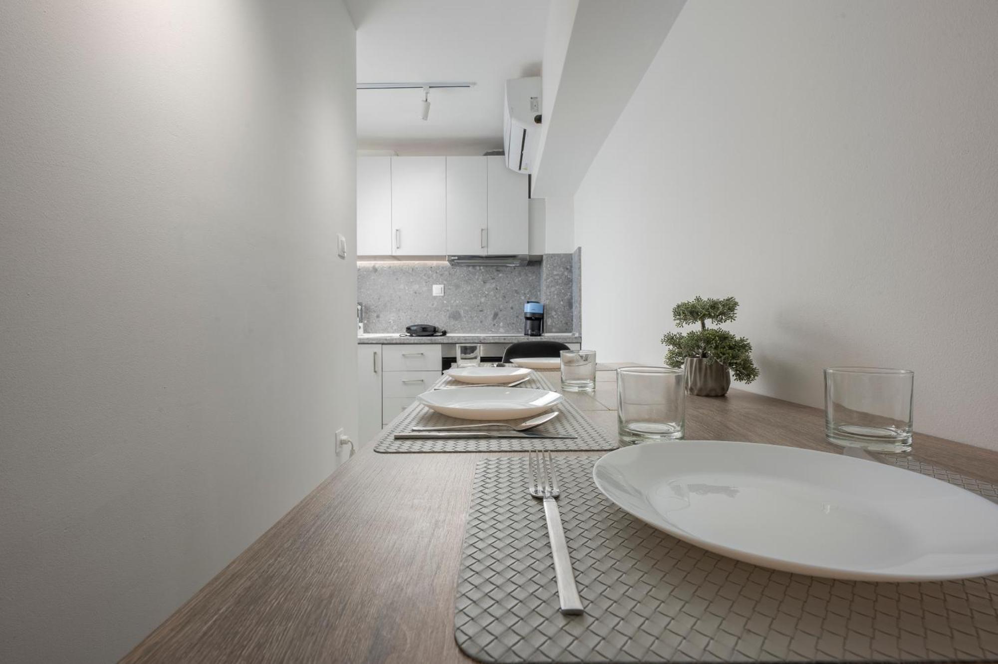 Premium Jacuzzi Suite At The City Center, By Aqua Platinum テッサロニキ エクステリア 写真